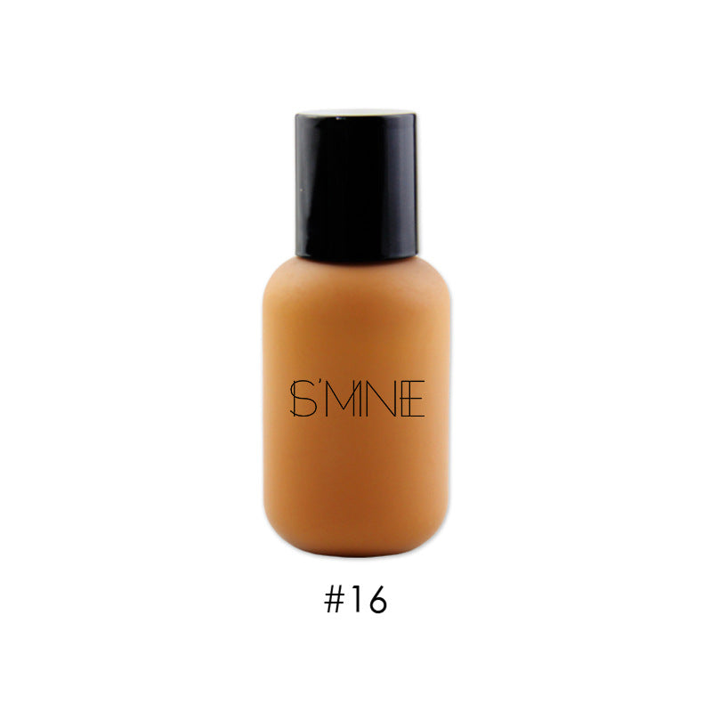 16-color liquid foundation, the powder is delicate and smooth, moisturizing and moisturizing without getting stuck in powder