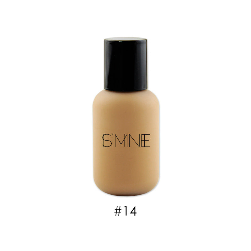 16-color liquid foundation, the powder is delicate and smooth, moisturizing and moisturizing without getting stuck in powder