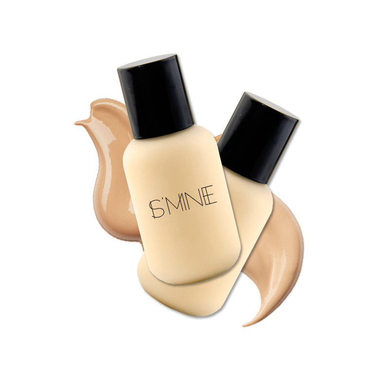 16-color liquid foundation, the powder is delicate and smooth, moisturizing and moisturizing without getting stuck in powder