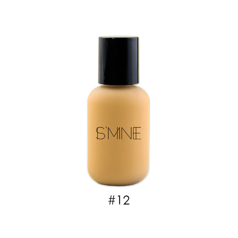 16-color liquid foundation, the powder is delicate and smooth, moisturizing and moisturizing without getting stuck in powder