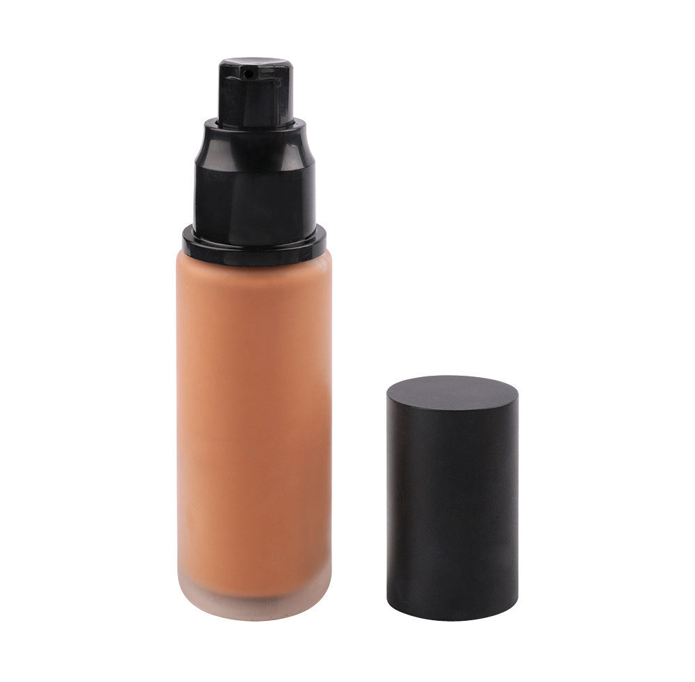 Hydrating concealer foundation holds makeup for a long time, feels light and moisturizes, and nude makeup foundation is delicate and docile.